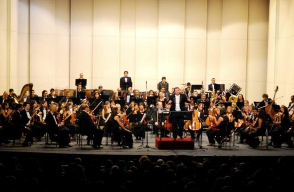 La Orquesta Sinfónica de Salta en una presentación de estreno