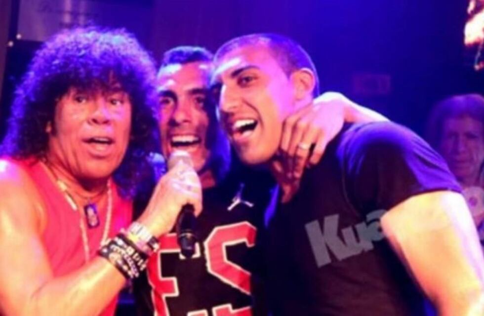 La chicana de La Mona a Wanchope Abila por cantar "Beso a beso"