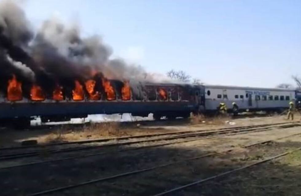 Se incendiaron los vagones del Tren Patagónico en San Luis