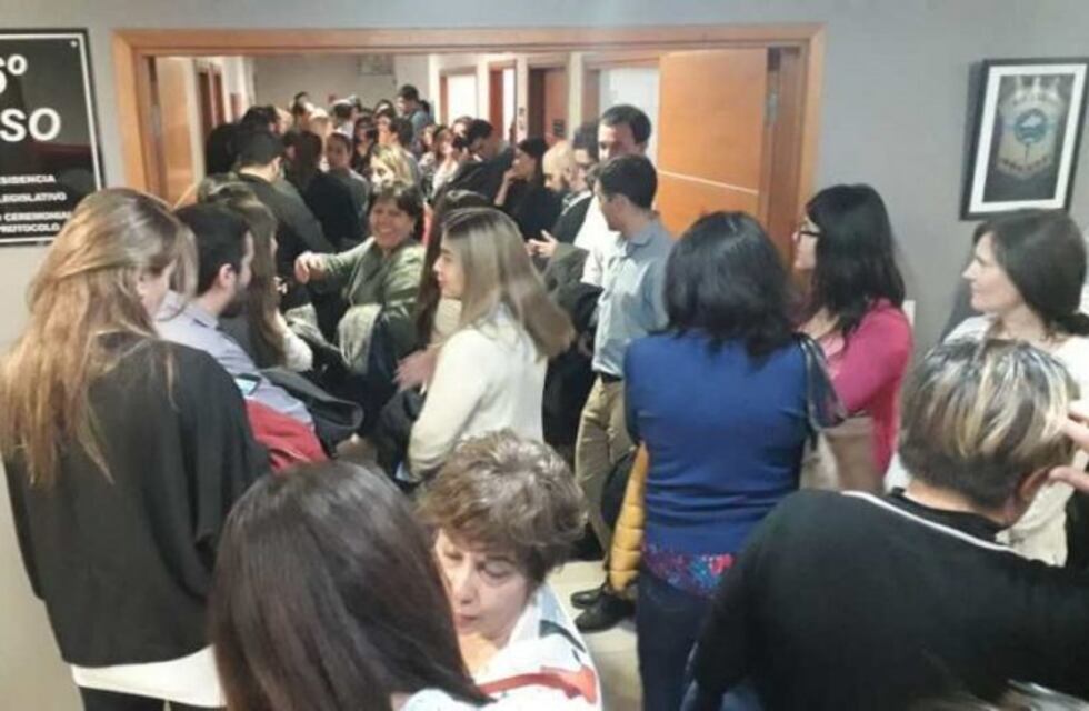 Empleados judiciales ocupan la Legislatura en contra de un proyecto a favor de Ganancias
