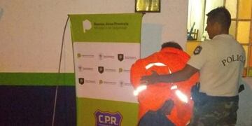 Azul: un detenido por violar la cuarentena y agredir a un policía