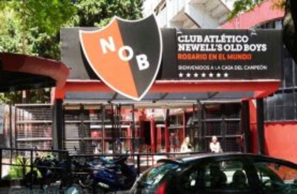 Los empleados de Newell's realizan una medida de fuerza por la deuda