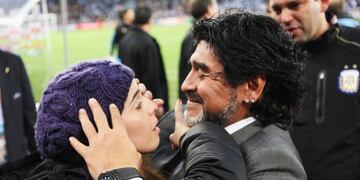 (Twitter: @dalmamaradona)