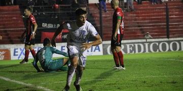 Doblete de Brunetta para un Tomba que apenas ganó tres partidos en la Superliga y marcha último\u002E