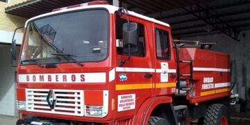 El nuevo camión fue entregado al Cuartel de Villa Yacanto a través de un subsidio nacional\u002E