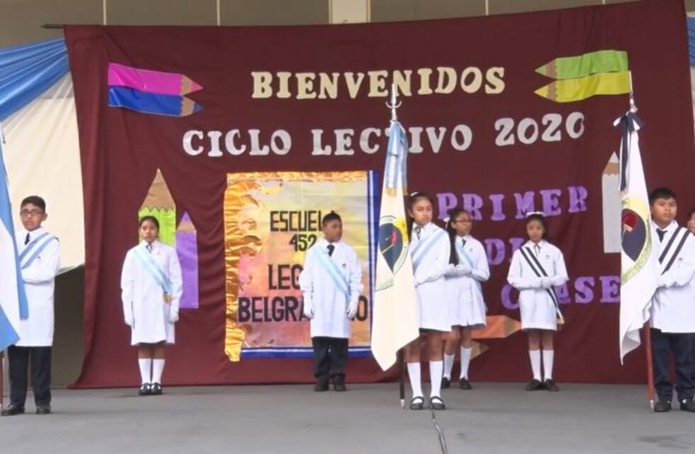 Morales felicitó a los docentes por el "compromiso con la educación pública"