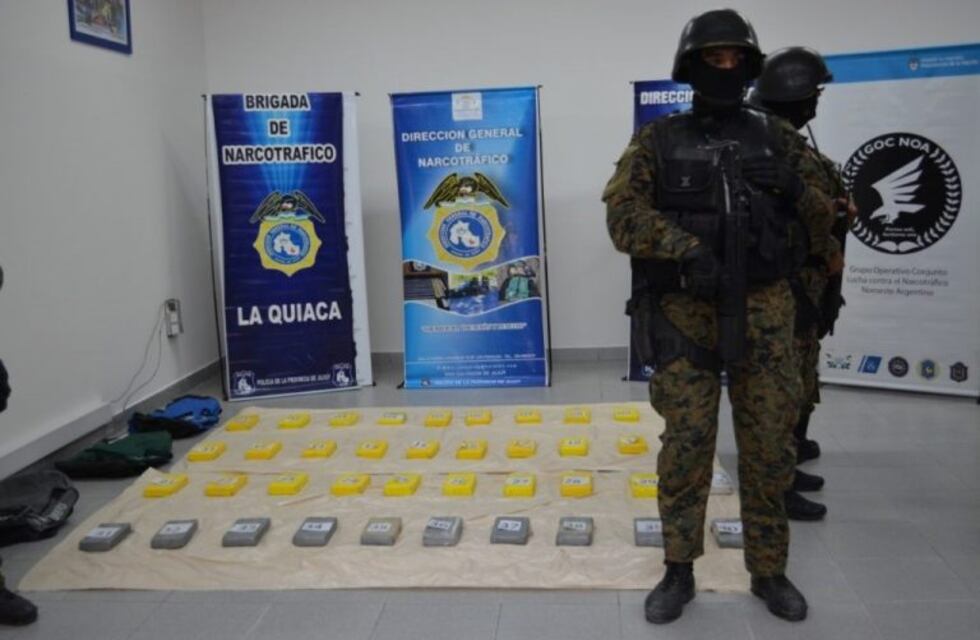 Policías y gendarmes dan batalla al narcotráfico en Jujuy