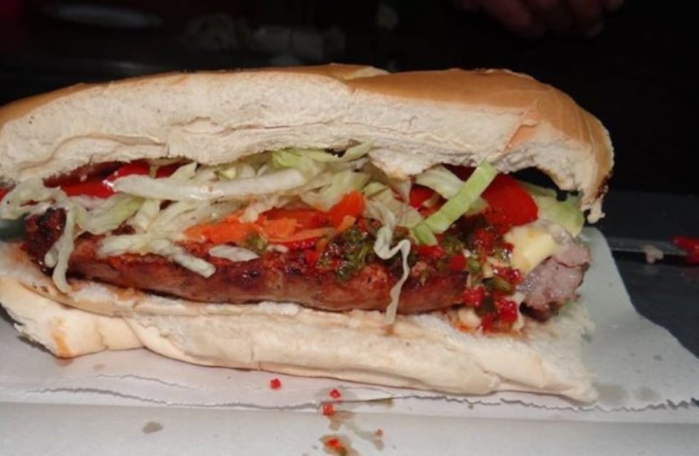 Historia de dos puestos de choripán: mantener el fuego prendido en la cuarentena