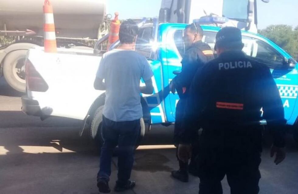 Intentaba arrojarse del Puente Chaco Corrientes y lo detuvieron