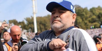 El 8 de septiembre de 2019, Maradona fue presentado como director técnico del "Lobo".