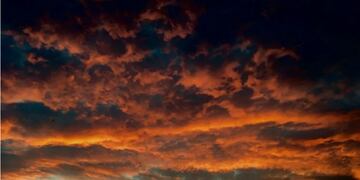 Expertos de la NASA explicaron lo que es el "cielomoto", misteriosas explosiones que ocurren en el cielo. Gentileza eltiempohoy.es.