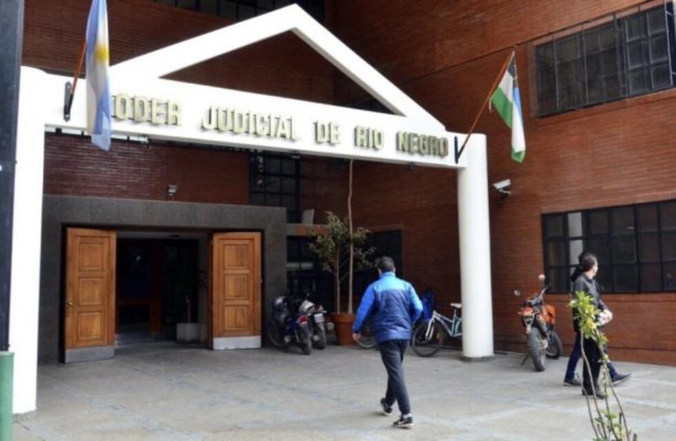 Buscan a personas que quieran adoptar a una chica de 14 años