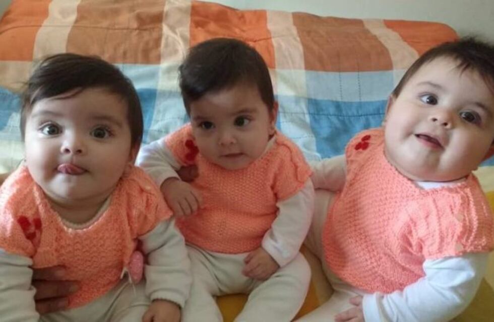 Amor al cubo: cumplen 1 añito las trillizas de un pueblo cordobés