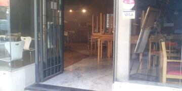 El incidente fue advertido por un empleado, en el momento de apertura del local\u002E