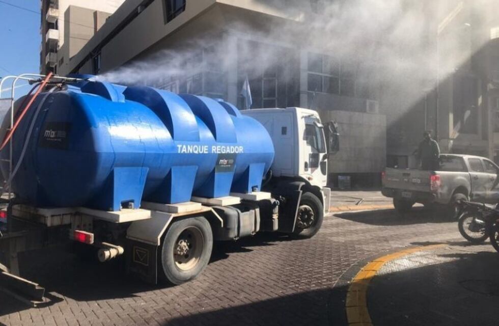 Continúan las desinfecciones preventivas en barrios de la capital