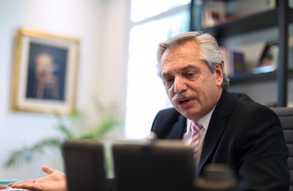 El Presidente dijo que "con los test rápidos tal vez pueda volver el fútbol"