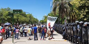 Manifestaciones en Resistencia: dos detenidos y un vehículo secuestrado