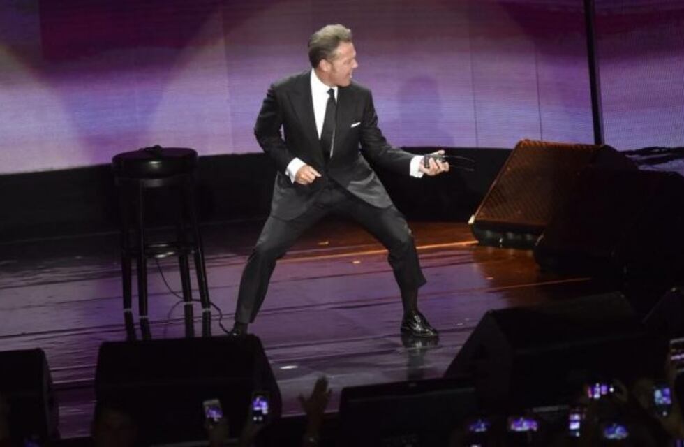 (Videos) Luis Miguel en Córdoba: apertura, cierre del show y lo más festejado