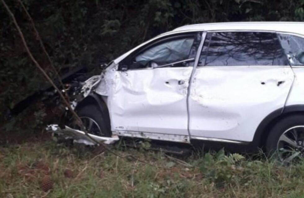 Tiene 17 años, su coche despistó en la ruta 8 y está muy grave