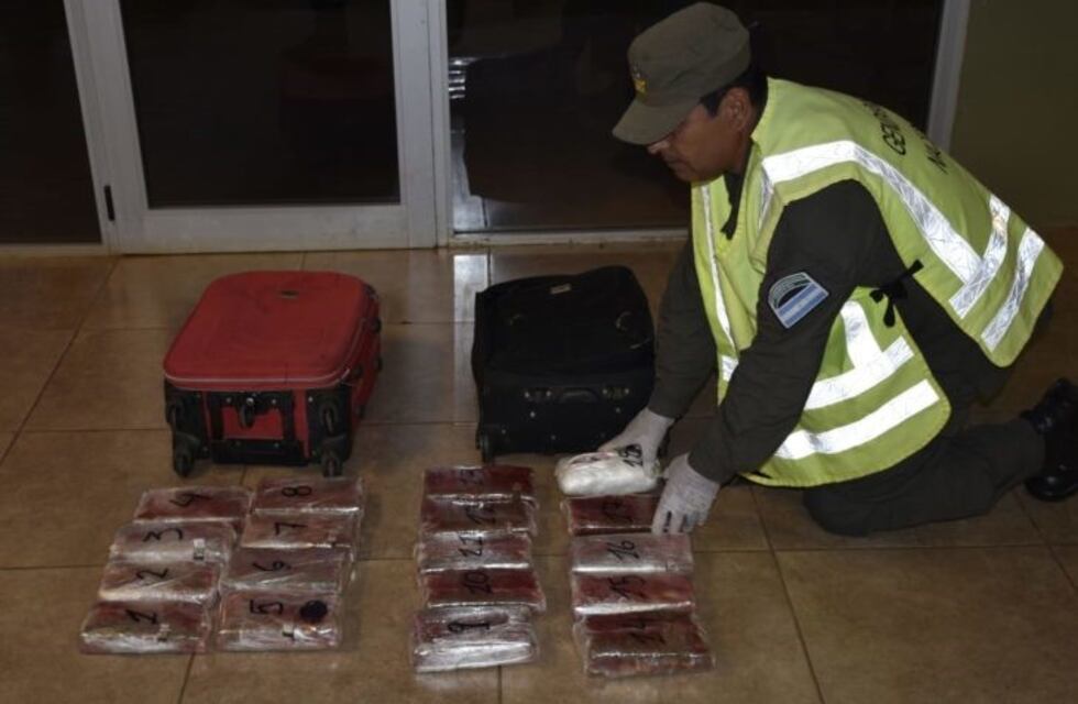 Iguazú: secuestraron más de 13 kilos de marihuana en un micro con destino a Mendoza
