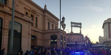 Amenaza de bomba en Constitución\u002E (Twitter)