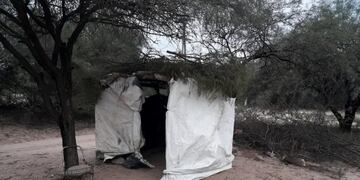 La garita ubicada en Guanaco Muerto construida por los chicos de Las Tres Marías para esperar el colectivo\u002E (Facebook)