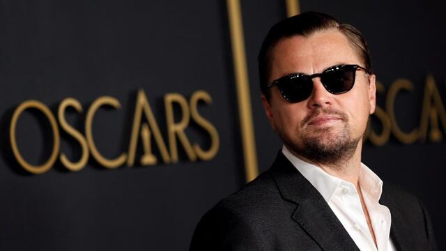 -FOTODELDIA- CJX01\u002E HOLLYWOOD (ESTADOS UNIDOS), 28/01/2020\u002E- El actor estadounidense Leonardo DiCaprio posa a su llegada al almuerzo de los nominados a la 92ª edición de los Premios Óscar, este lunes, en el Loews Hollywood Hotel, en California (Estados Unidos)\u002E DiCaprio opta al Óscar al mejor actor por su papel en \