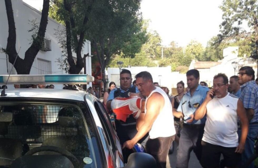 Santa Rosa: golpean a un hombre al que acusan de intentar llevarse a una niña