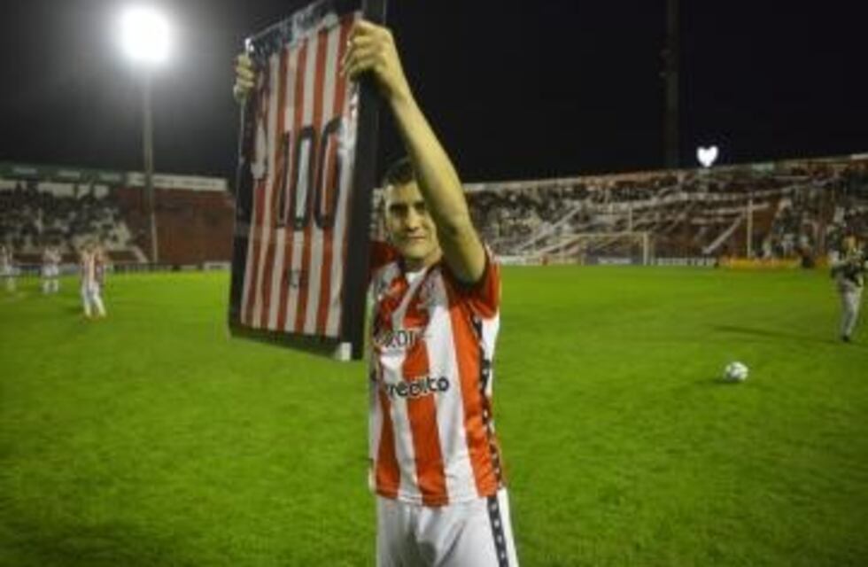 Nacho Antonio: "Cumplir 100 partidos con la misma camiseta no es poca cosa"