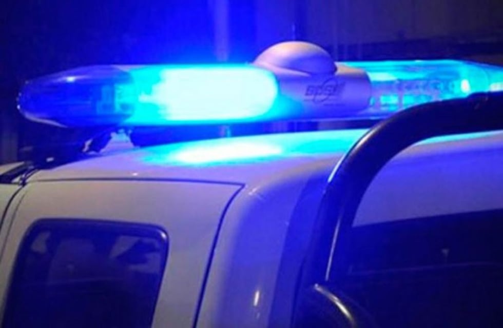 Un hombre fue detenido por golpear brutalmente a su pareja en la vía publica