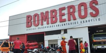 Bomberos Voluntarios de Arroyito rescate acuático de personas