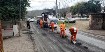Trabajos de remoción del viejo pavimento sobre la E 64