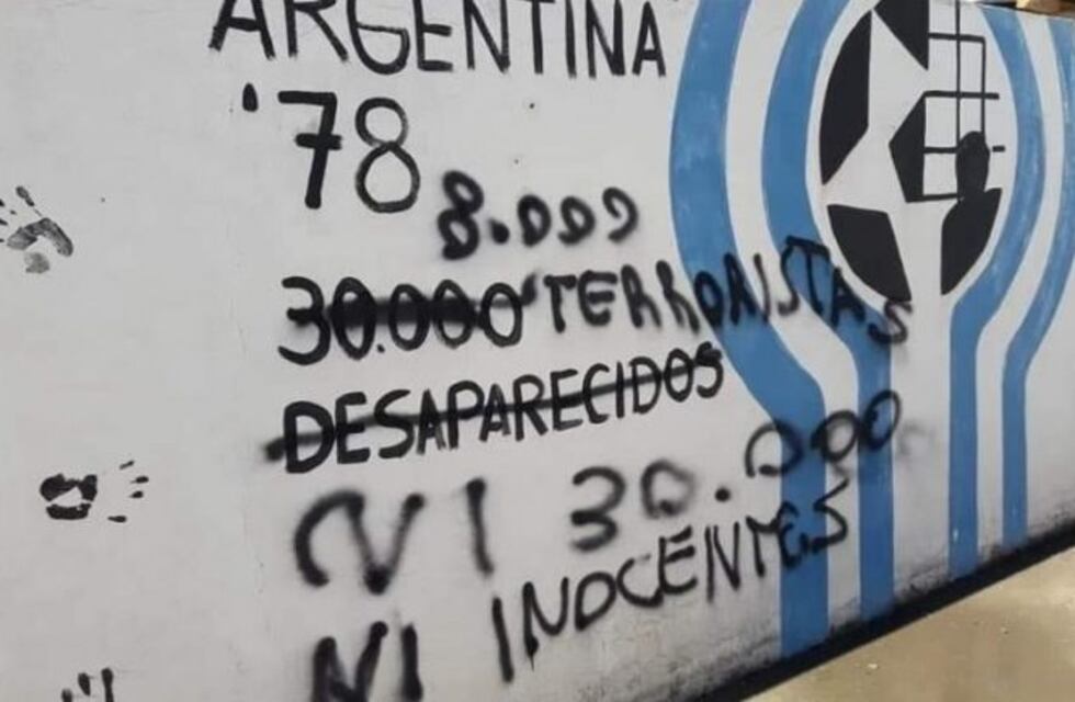 Repudio por pintadas a un Mural de la Memoria en Viedma