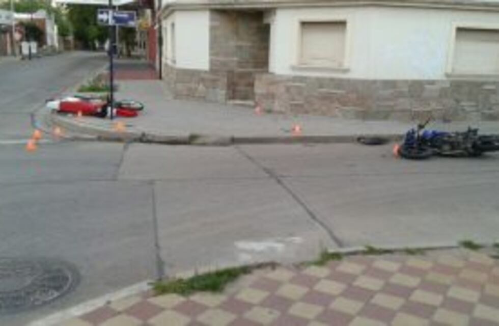 Cuatro heridos al chocar dos motos en la madrugada en Río Cuarto