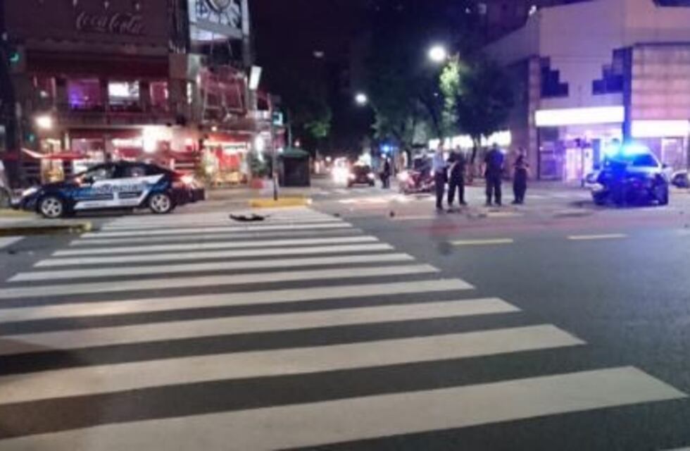 Dos policias heridos al chocar un patrullero y un colectivo en Belgrano
