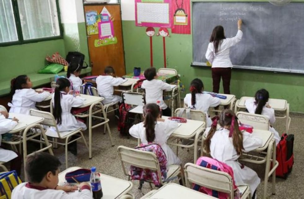 Sancionarán con arresto o multas a personas que maltraten a docentes en las escuelas entrerrianas