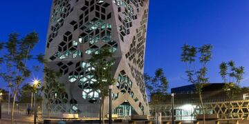 Desde el 20 de noviembre de\n2011, el Panal es la sede principal\ndel Poder Ejecutivo\u002E