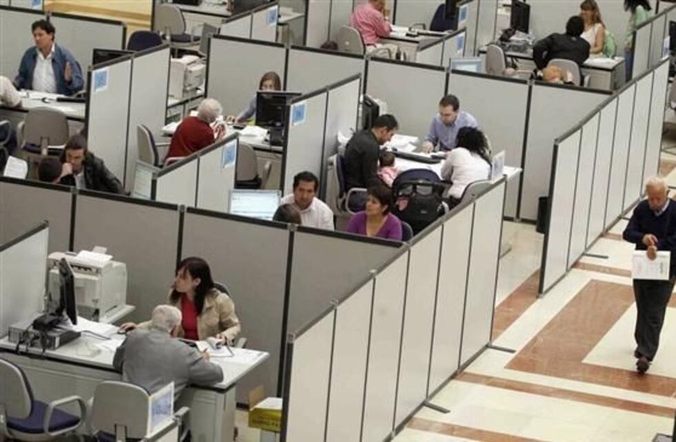 El Gobierno habilitó el pase de siete mil contratados al Estado