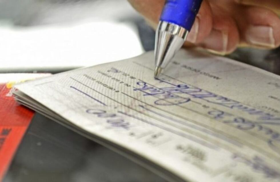 Sur de Córdoba: incautan miles de cajas de vino compradas con cheques falsos