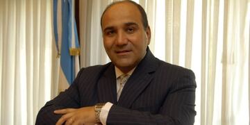 Juan Manzur es la noticia del día viernes al quedar involucrado en dos causas de corrupción\u002E