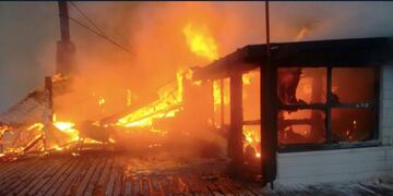 Incendio confitería La Hoya