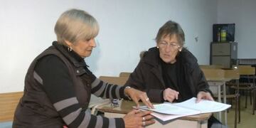 Ana Ribolzi, la mujer de 71 años que decidió terminar la secundaria y va por la Universidad\u002E (Telediario Digital)