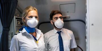 AME2768\u002E BUENOS AIRES (ARGENTINA), 28/05/2020\u002E- Fotografía cedida por la compañía Aerolíneas Argentinas, la firma de bandera del país suramericano, que presentó este jueves un protocolo sanitario que será aplicado \