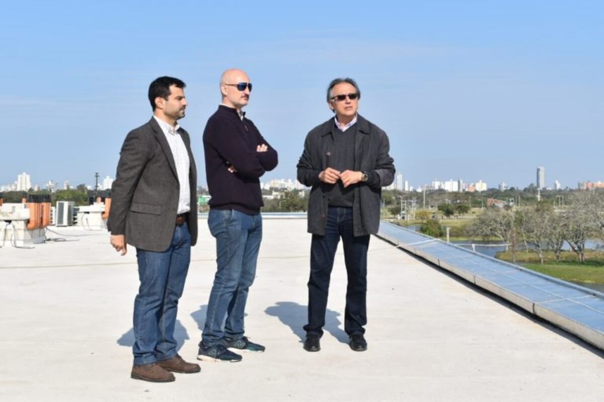 Funcionarios de Nación y provincia junto a uno de los inversionistas\u002E (Prensa Gobierno)