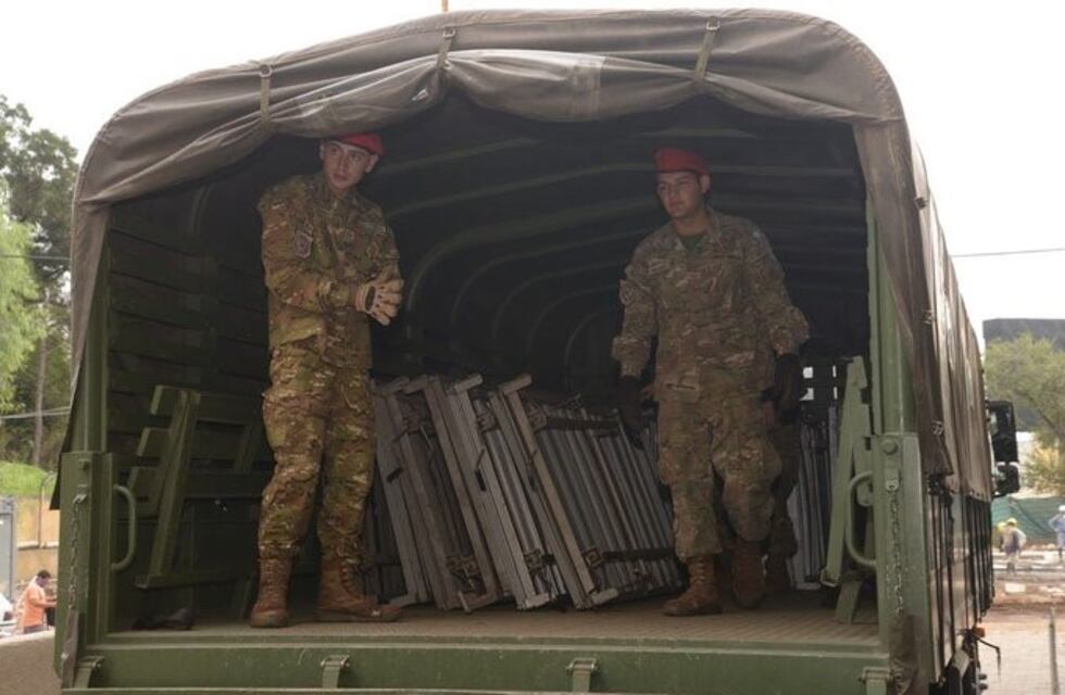 Schiaretti agradeció al Ejército la colaboración para acondicionar hospitales