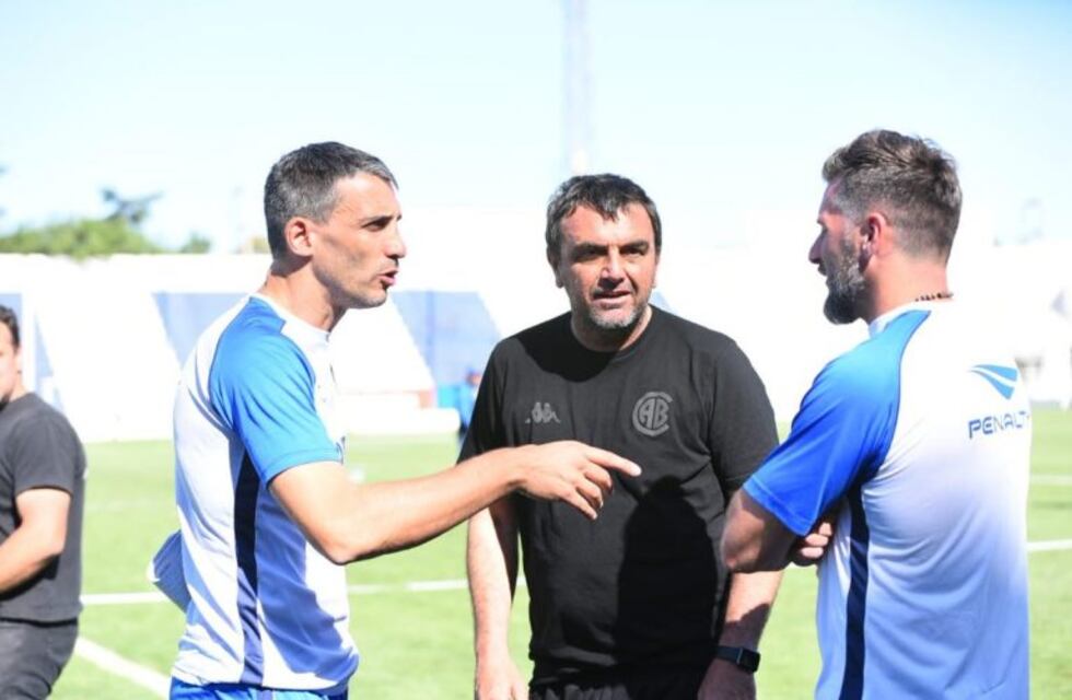 Vojvoda y Osella compartieron eseñanzas en la cancha de Talleres