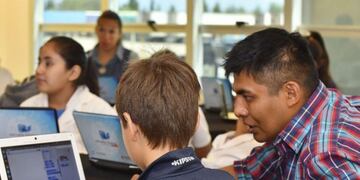 Los chicos podrán dar sus primeros y pasos jugando programación digital