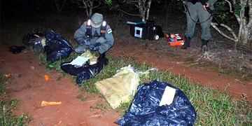 Puerto Esperanza: gendarmería encontró 91 kilos de marihuana abandonados en el monte