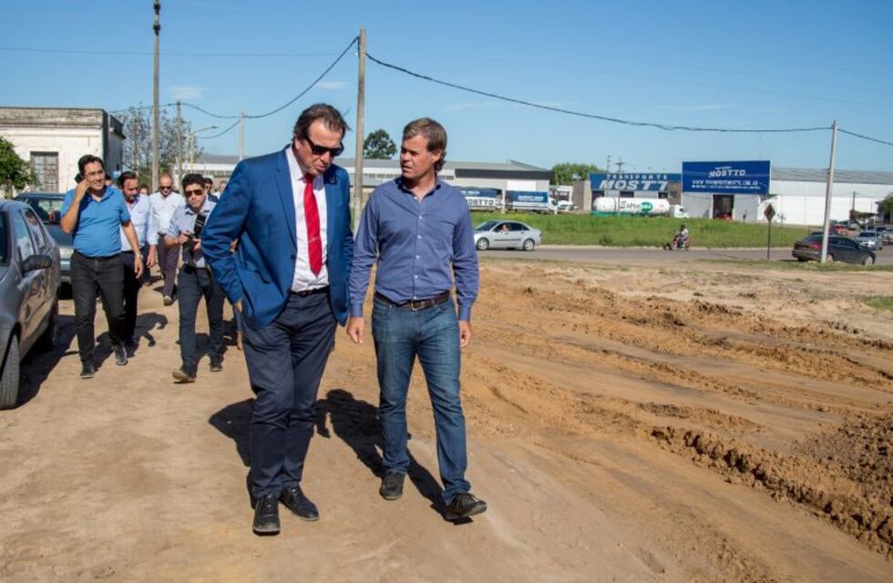 Castrillón recorrió el terreno donde se construirá el nuevo edificio de Tribunales