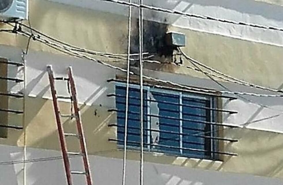 Murió por una descarga eléctrica y quedó colgado del arnés cuando pintaba una escuela